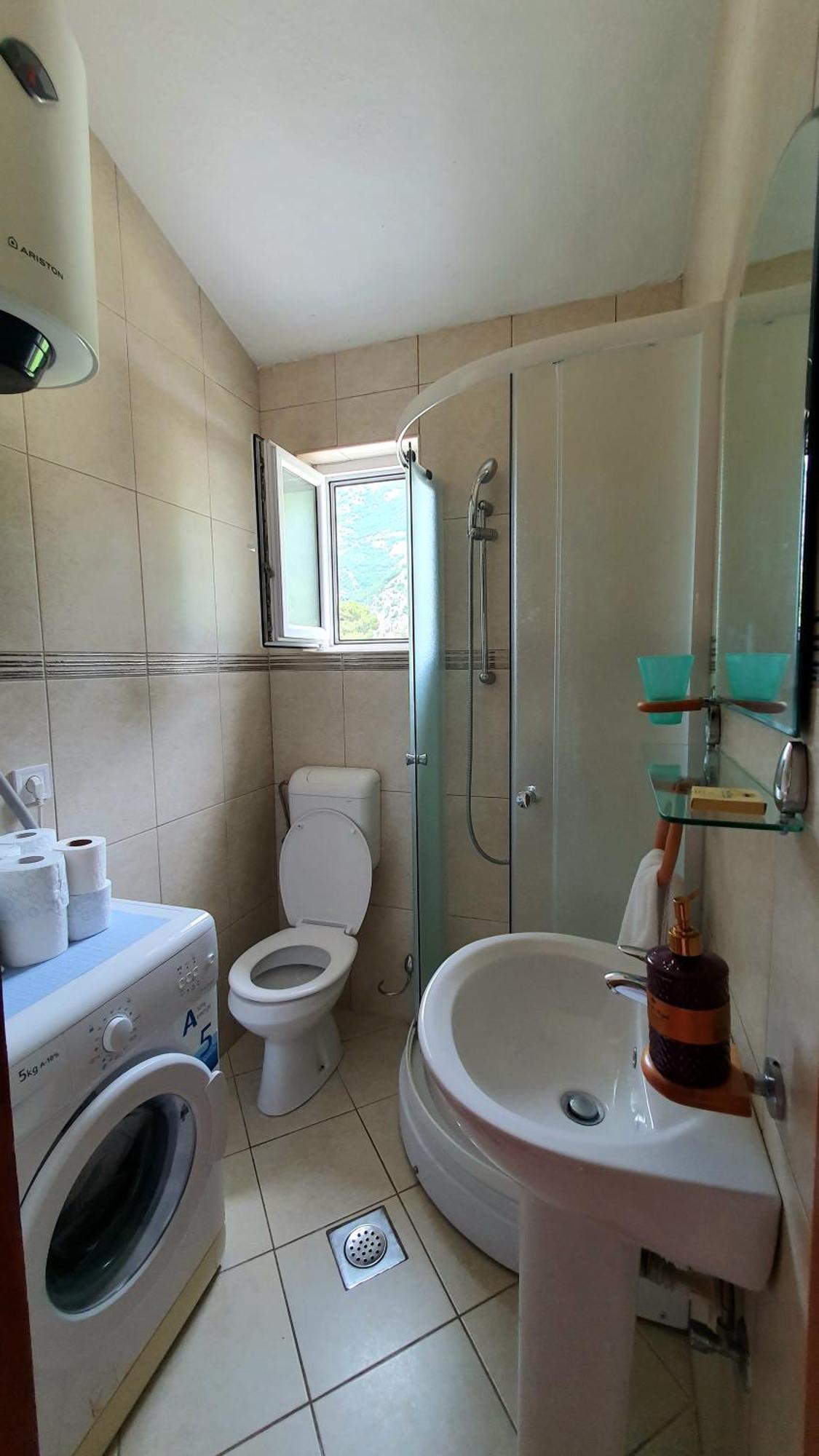 Apartments Ognjenovic Рисан Екстериор снимка